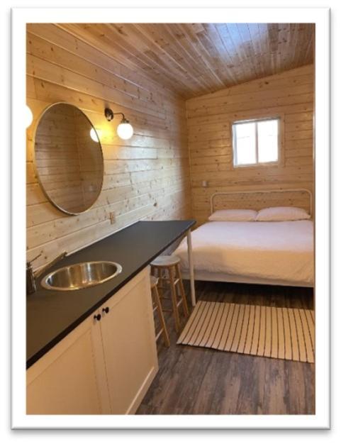 ילונייף Our Cabin Bed & Breakfast מראה חיצוני תמונה