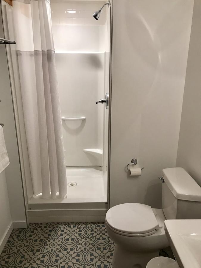 ילונייף Our Cabin Bed & Breakfast מראה חיצוני תמונה